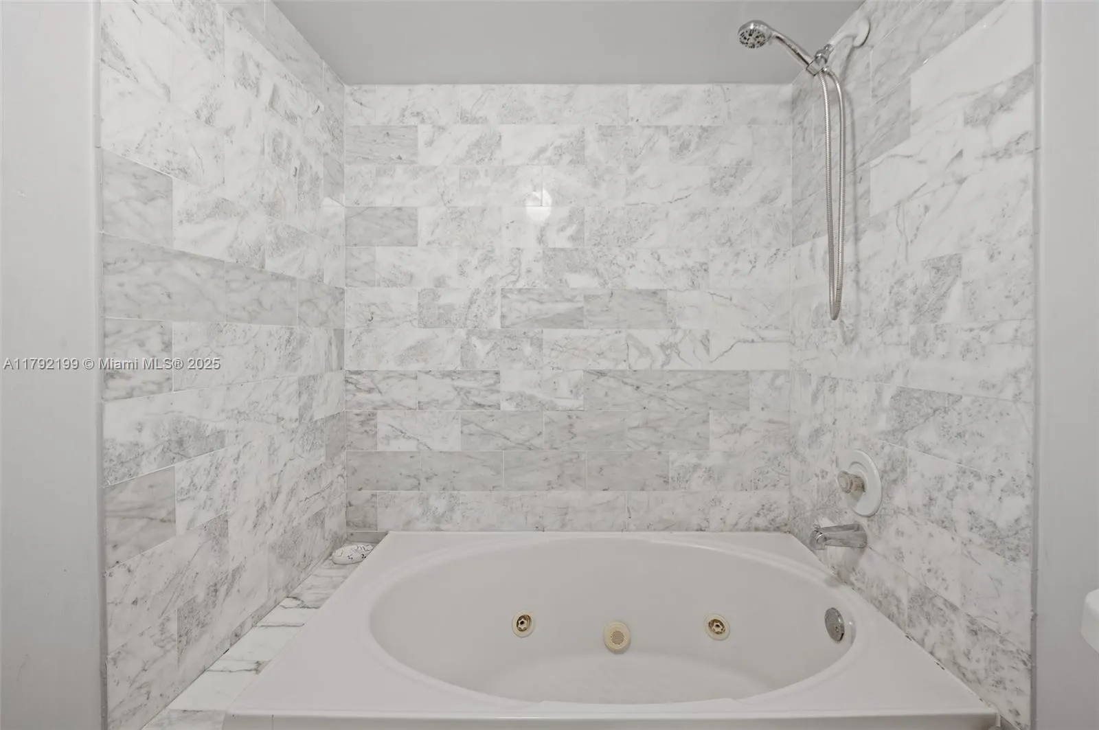 9341 Collins Ave, #1204