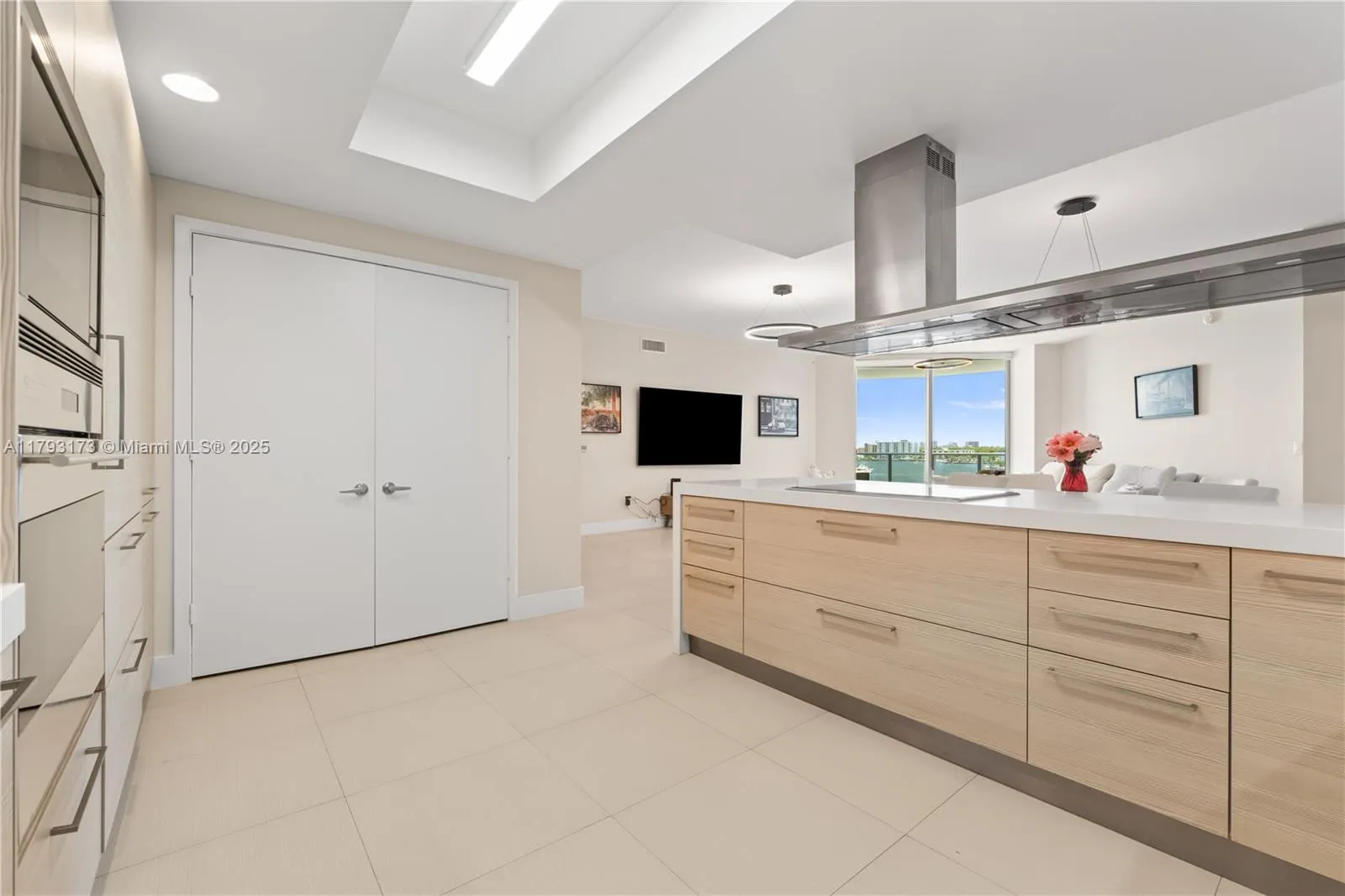 17301 Biscayne Blvd, #603
