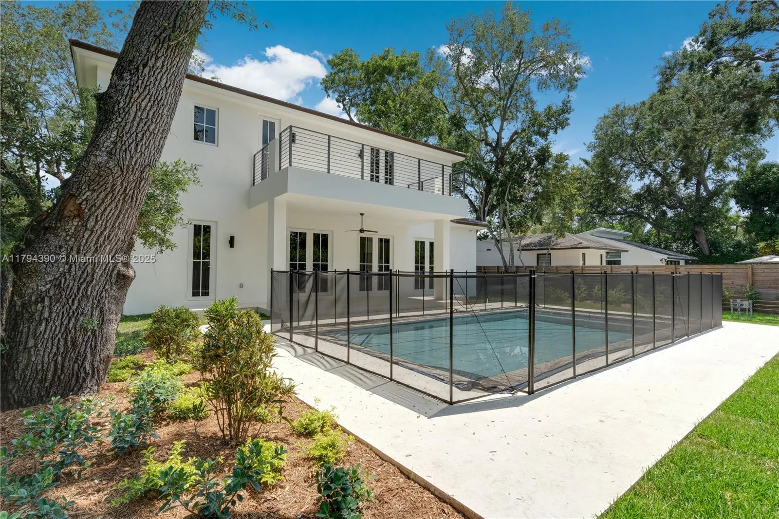 6747 SW 77th Ter