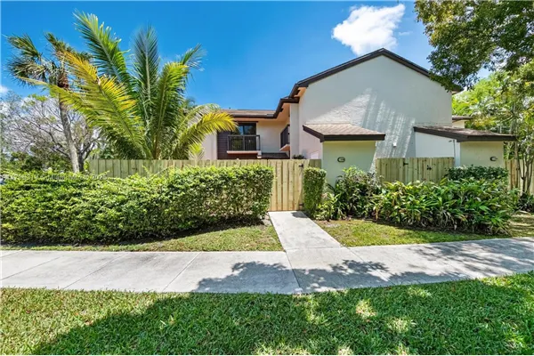 3199 Cocoplum Cir