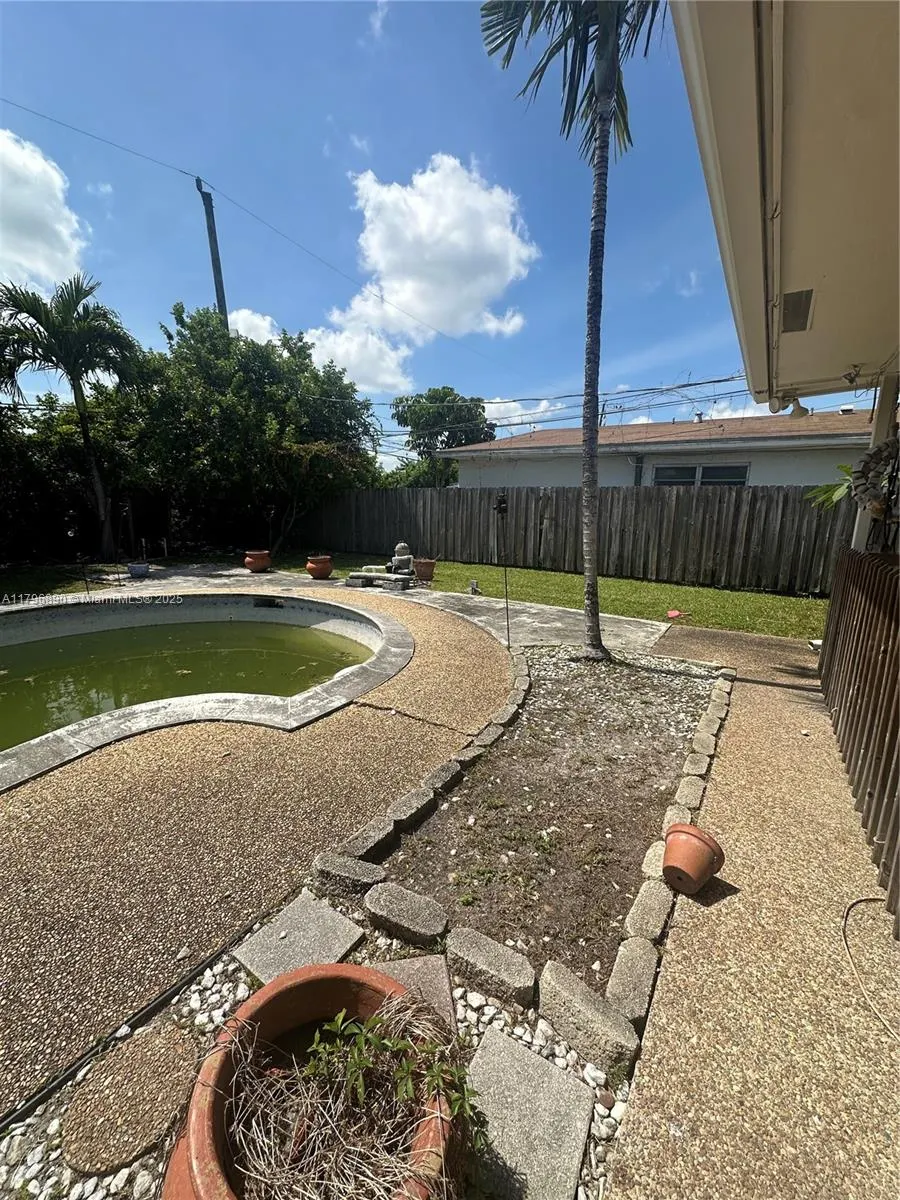 4671 SW 43rd Ter