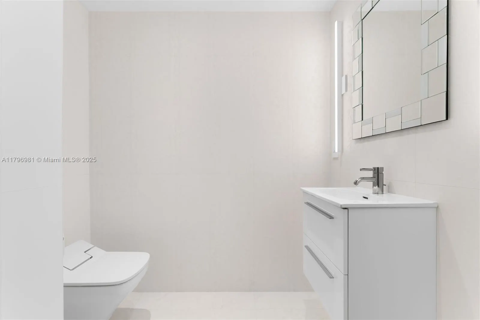 9801 Collins Ave, #17P