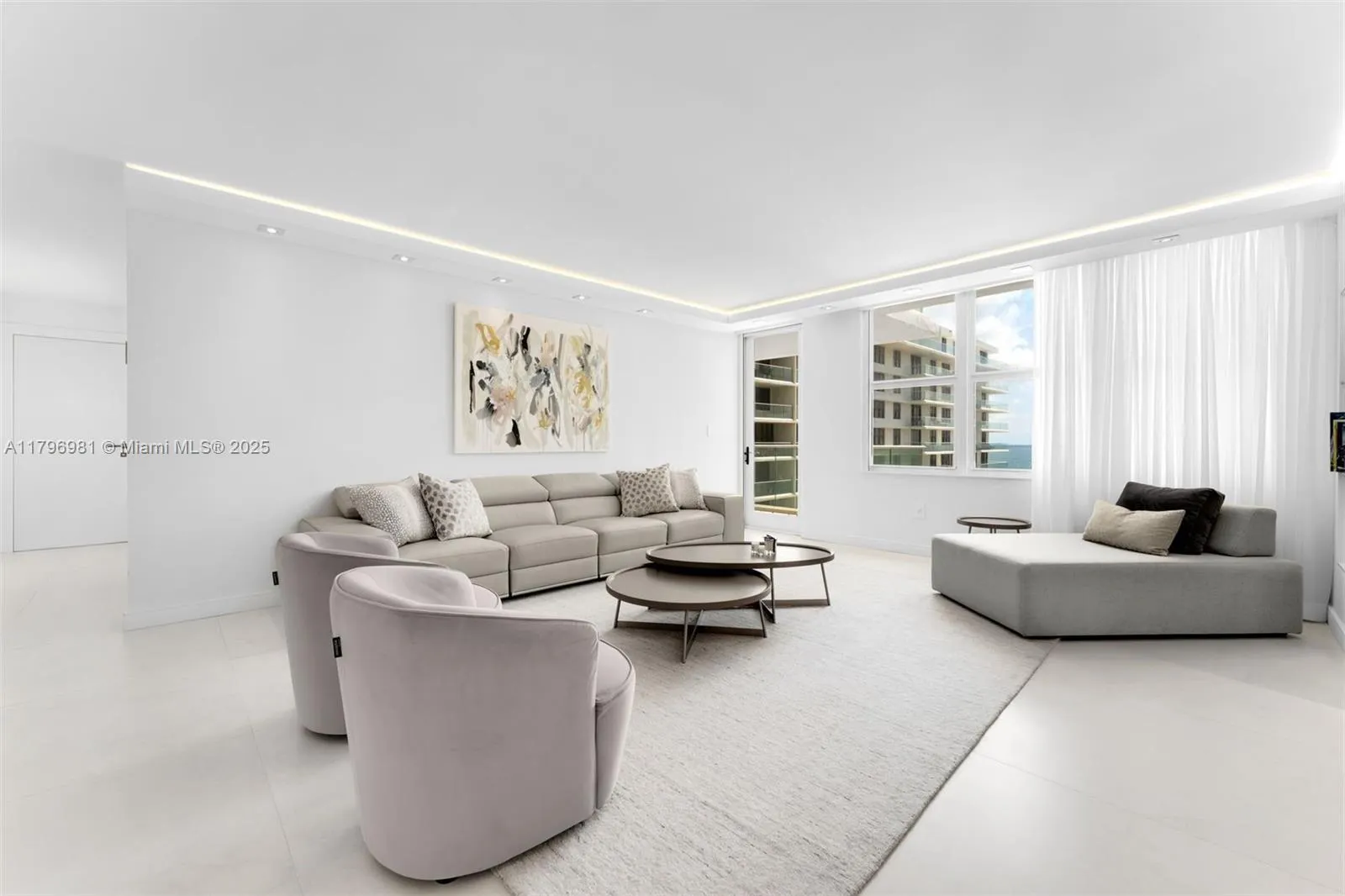 9801 Collins Ave, #17P