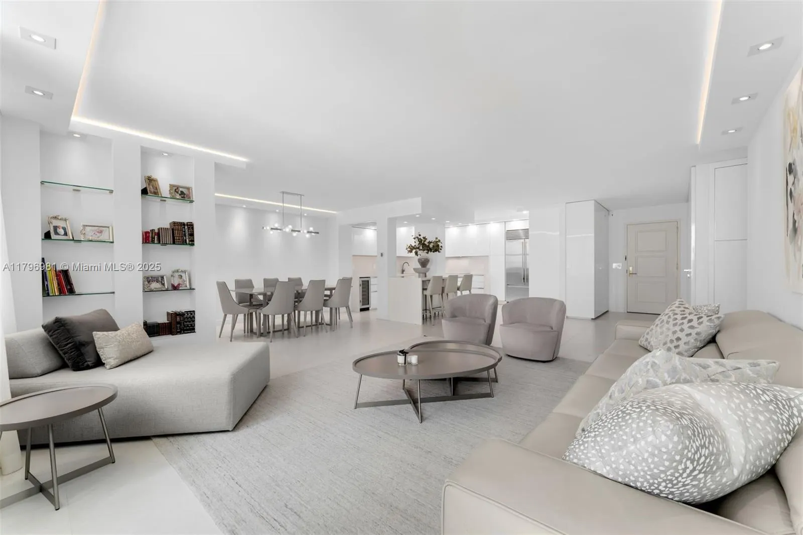 9801 Collins Ave, #17P
