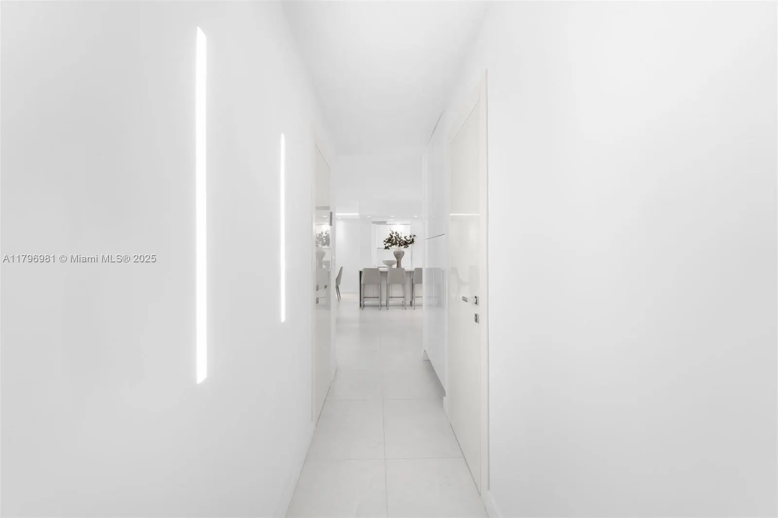 9801 Collins Ave, #17P