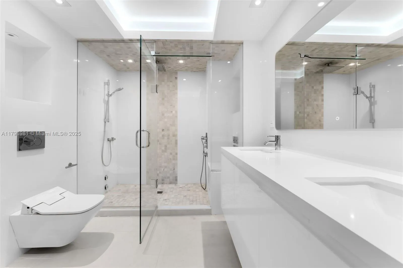 9801 Collins Ave, #17P