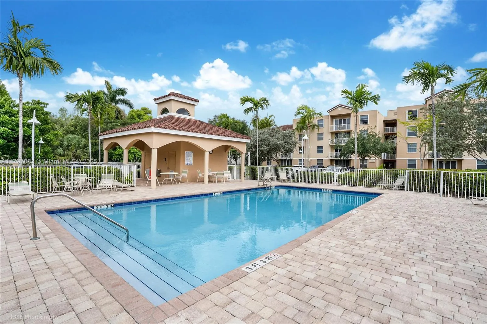 519 E Sheridan St, #3052