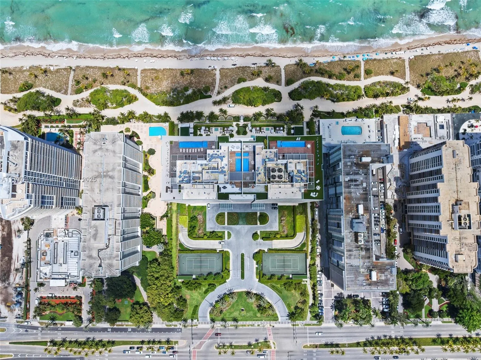 10201 Collins Ave, #303