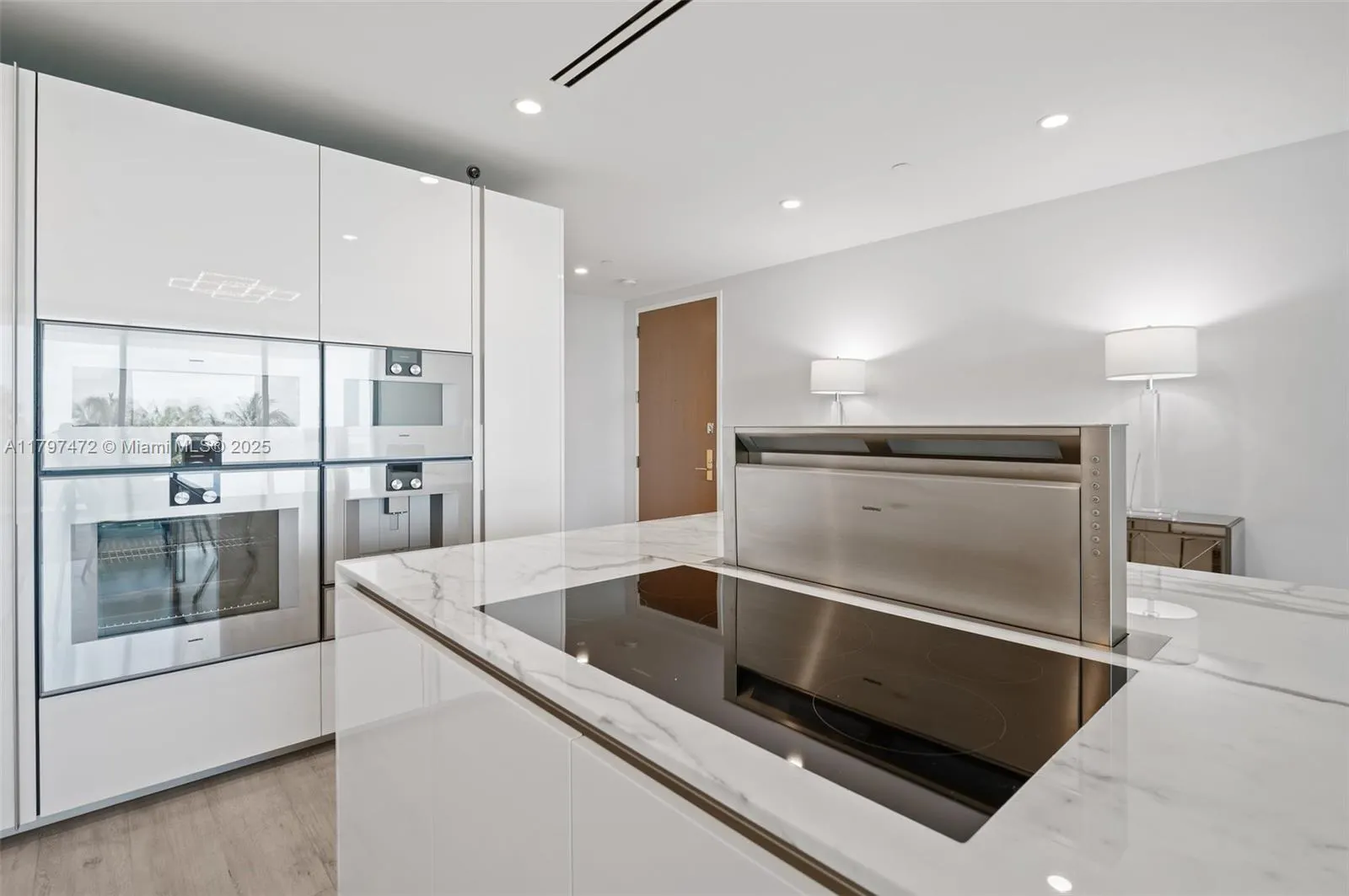 10201 Collins Ave, #303