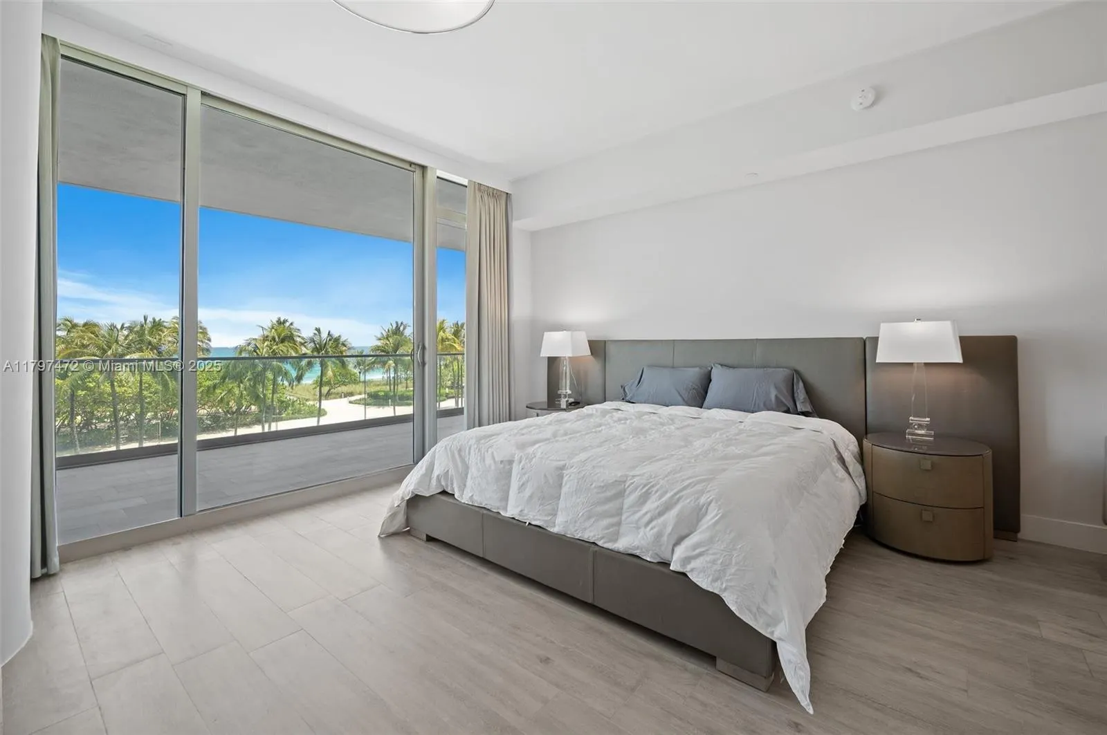 10201 Collins Ave, #303