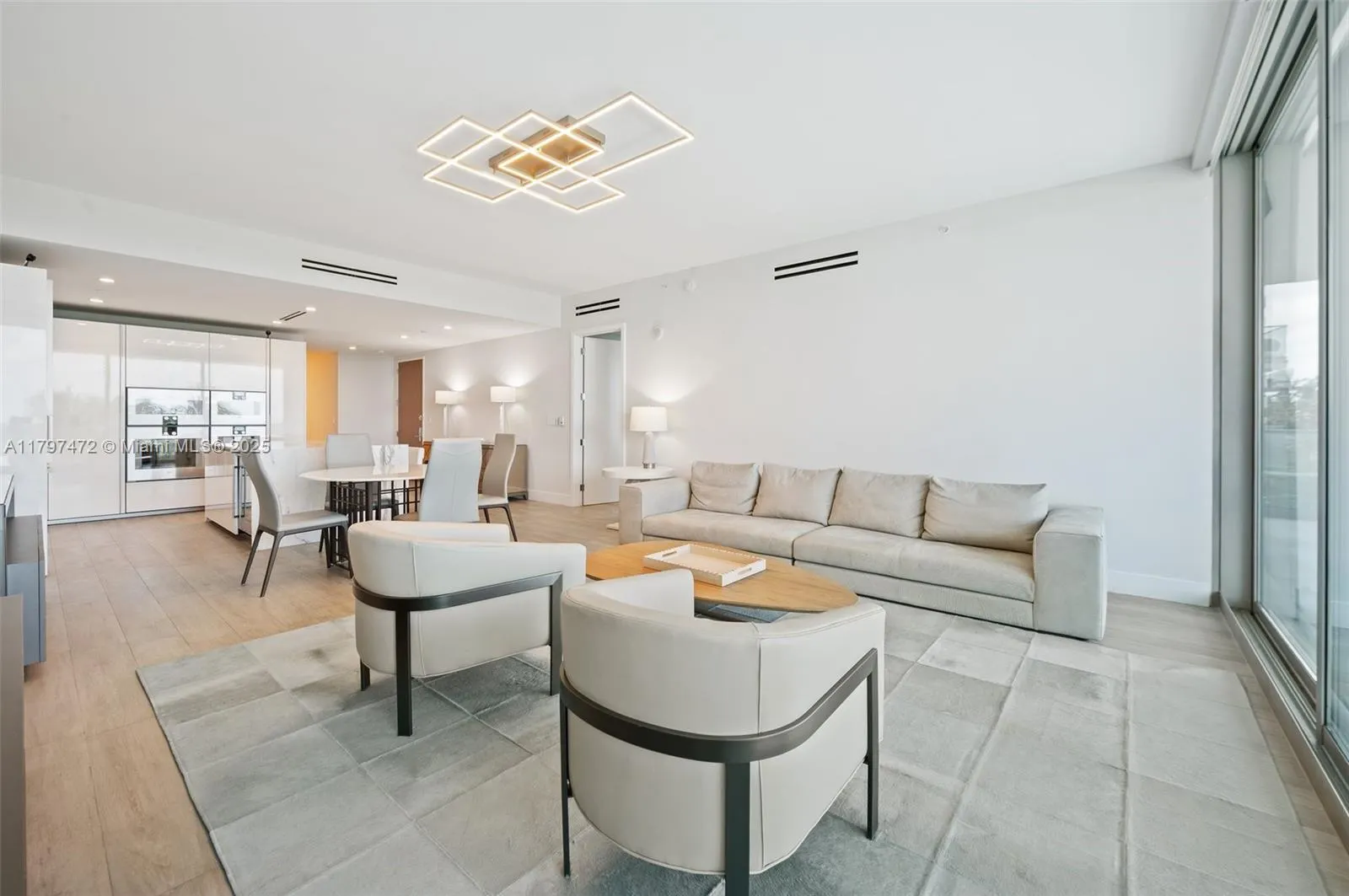 10201 Collins Ave, #303