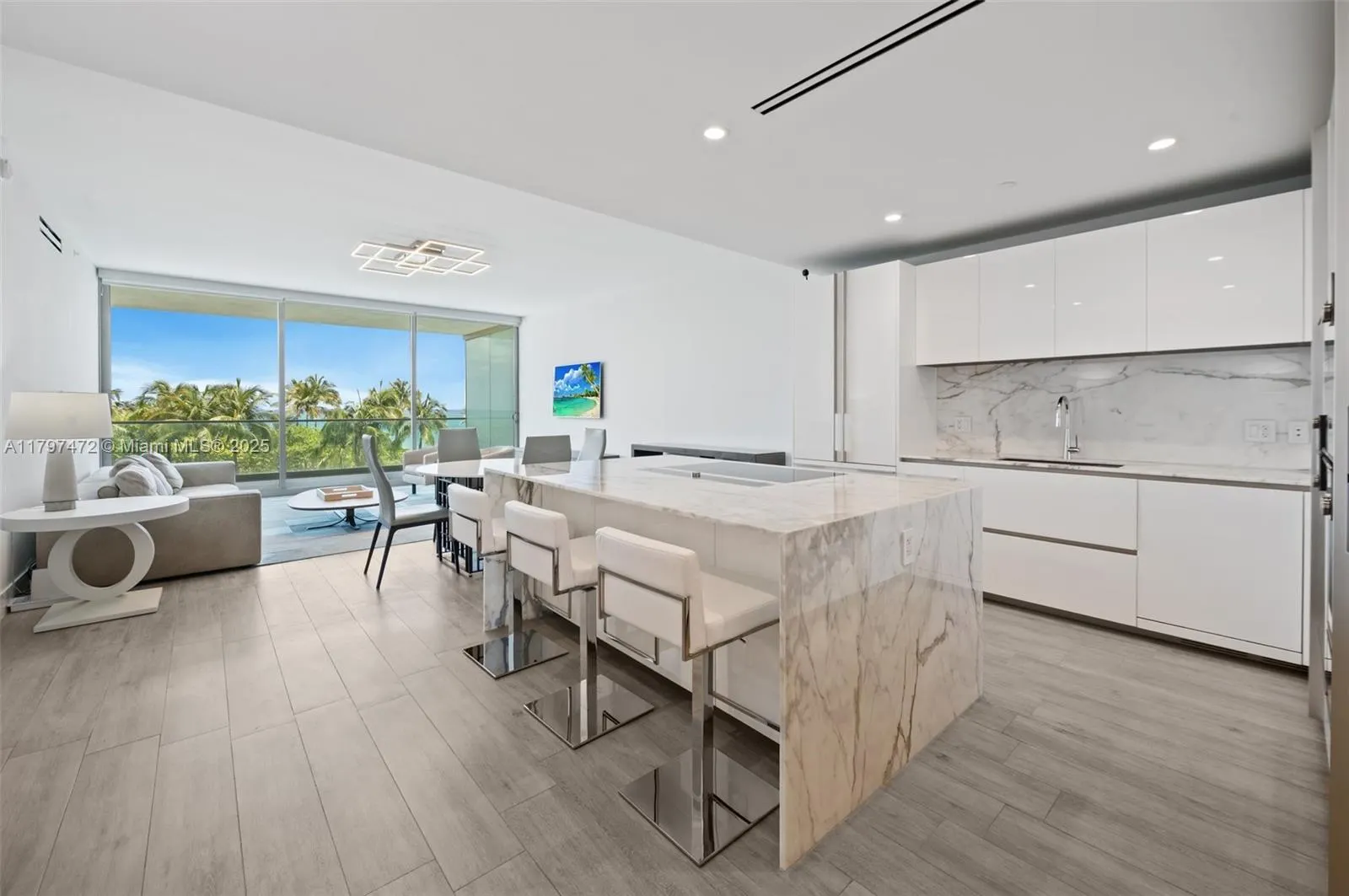 10201 Collins Ave, #303