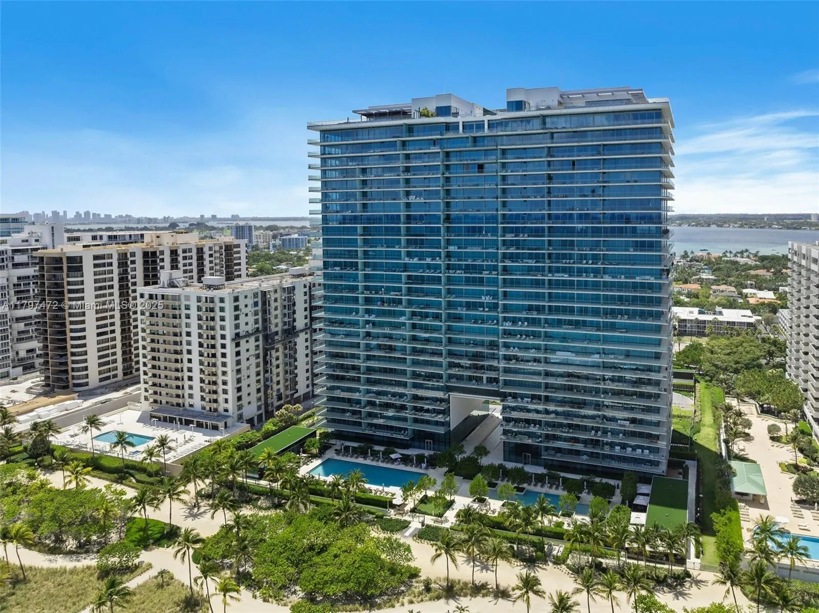 10201 Collins Ave, #303