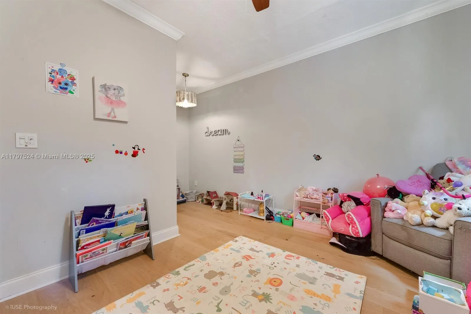 1433 Santa Cruz Ave