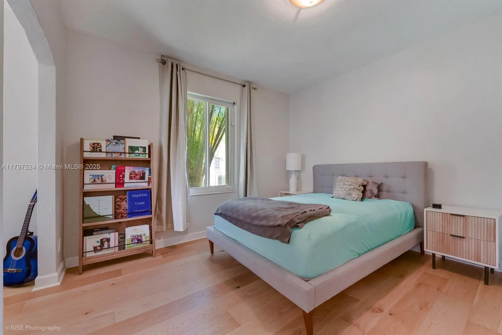 1433 Santa Cruz Ave