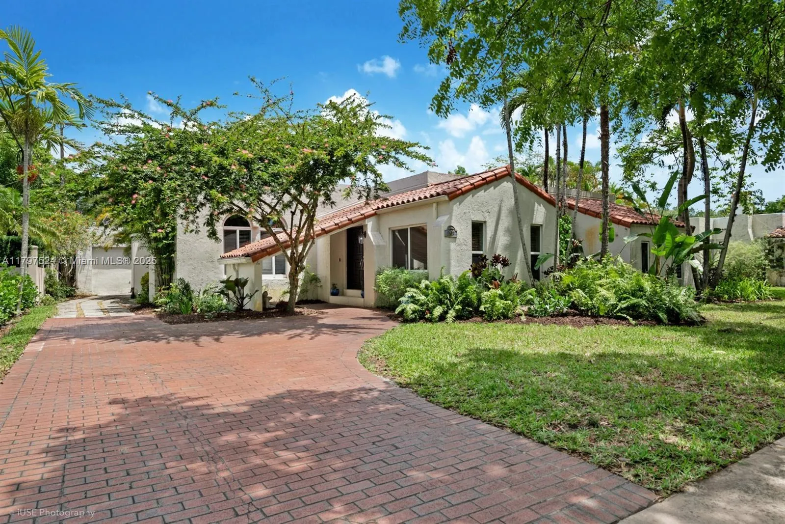 1433 Santa Cruz Ave