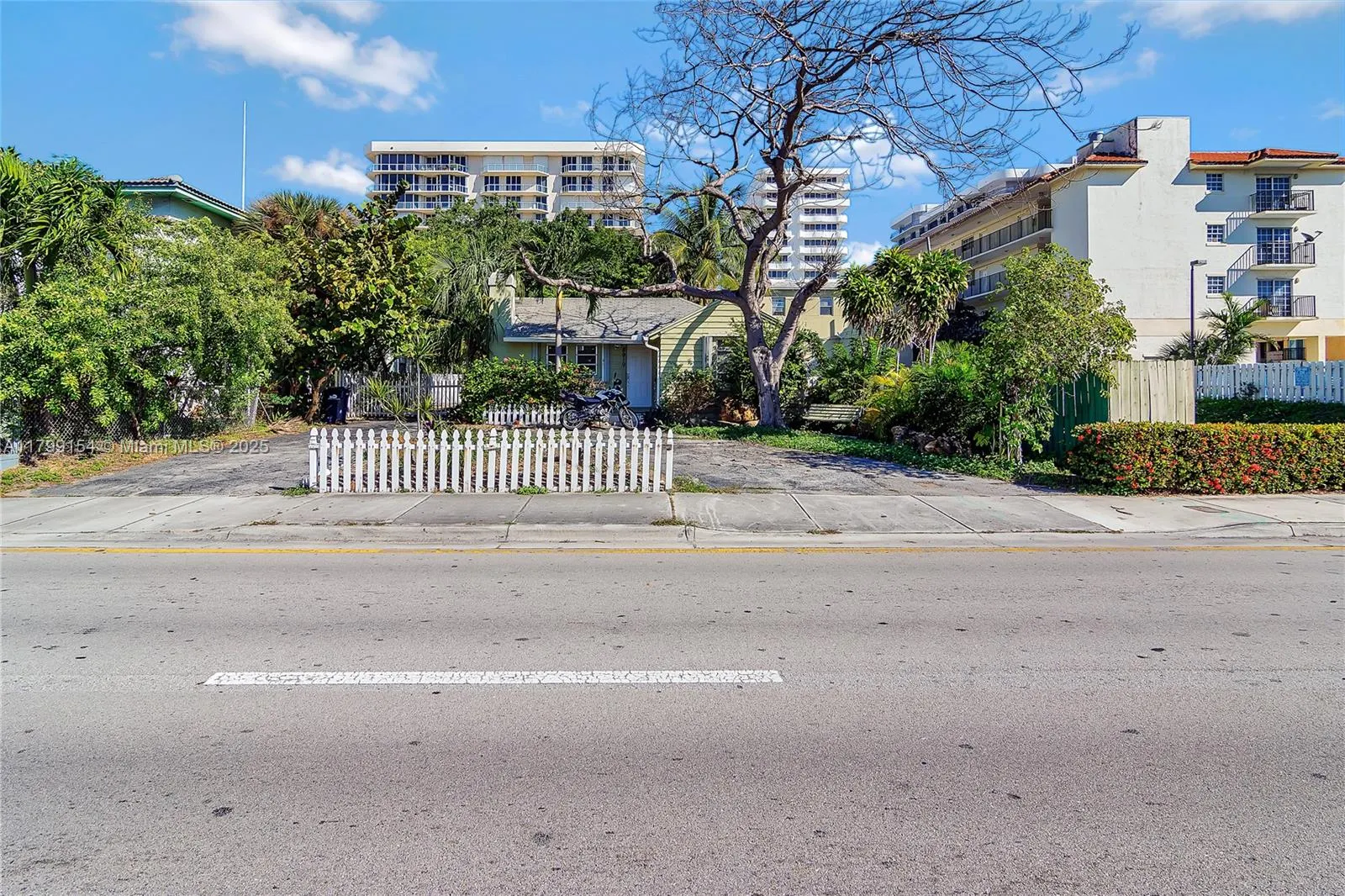 8919 Harding Ave