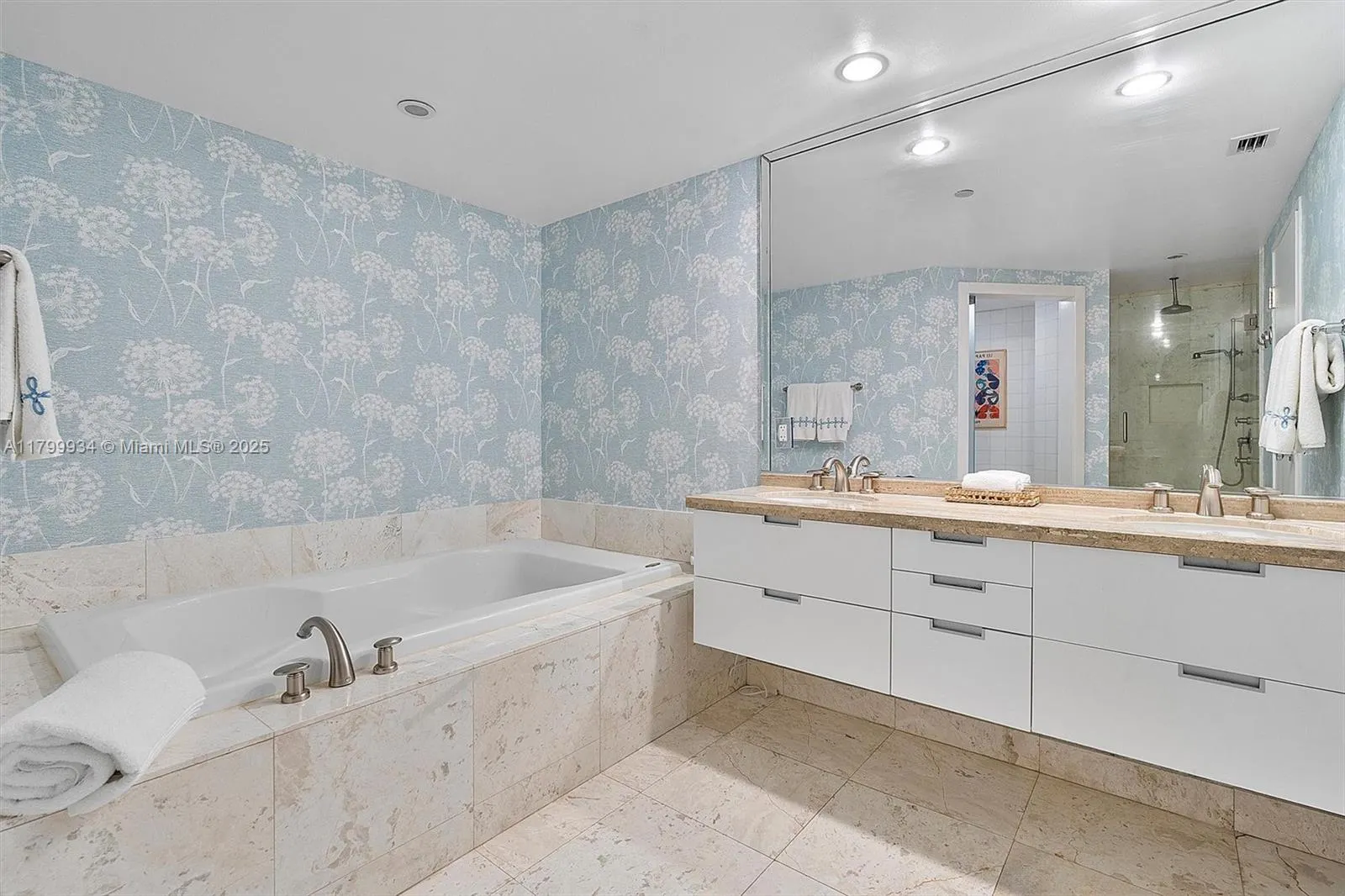 9401 Collins Ave, #505