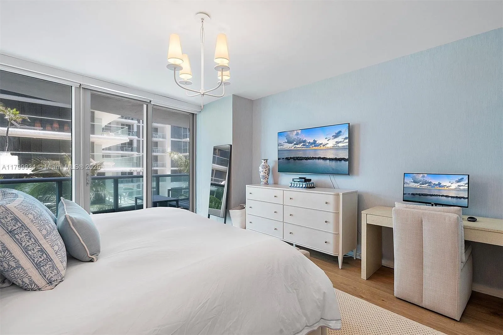 9401 Collins Ave, #505
