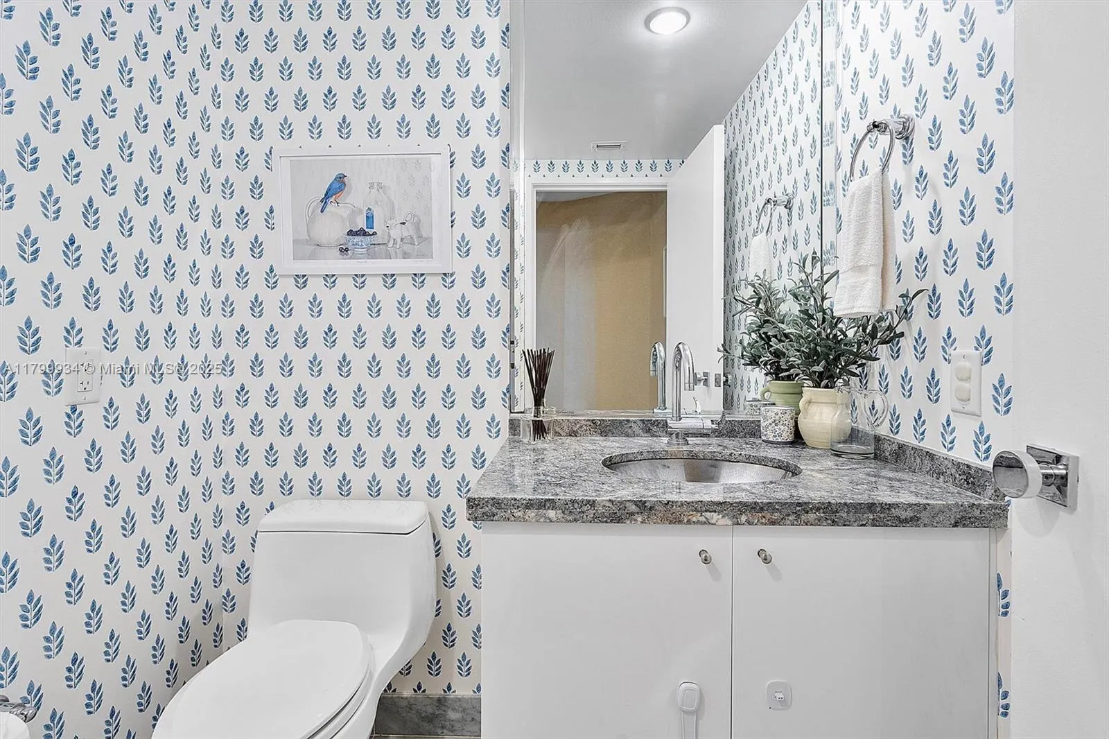 9401 Collins Ave, #505