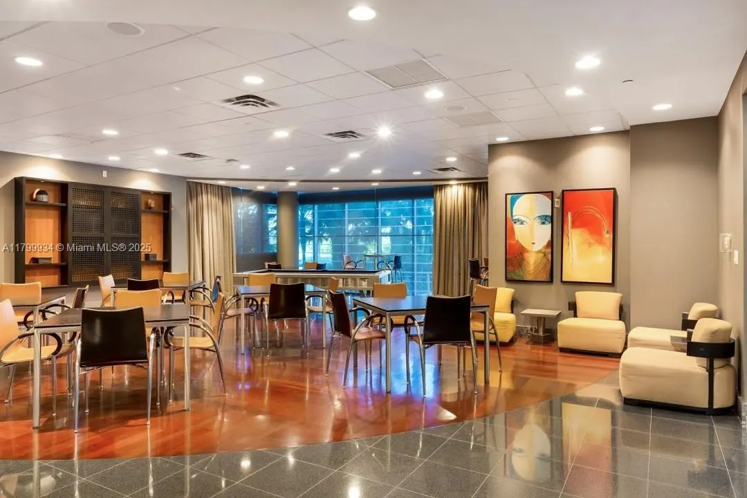 9401 Collins Ave, #505