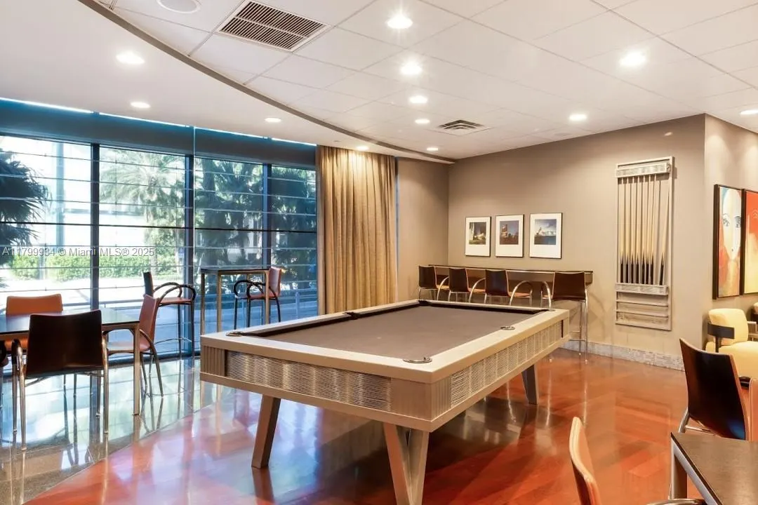 9401 Collins Ave, #505