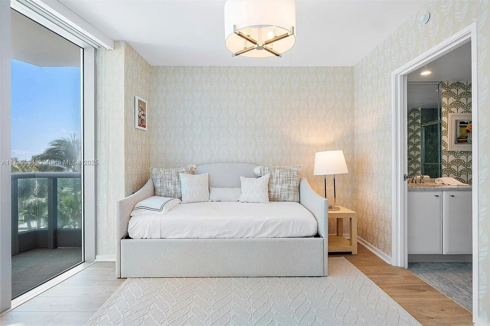 9401 Collins Ave, #505