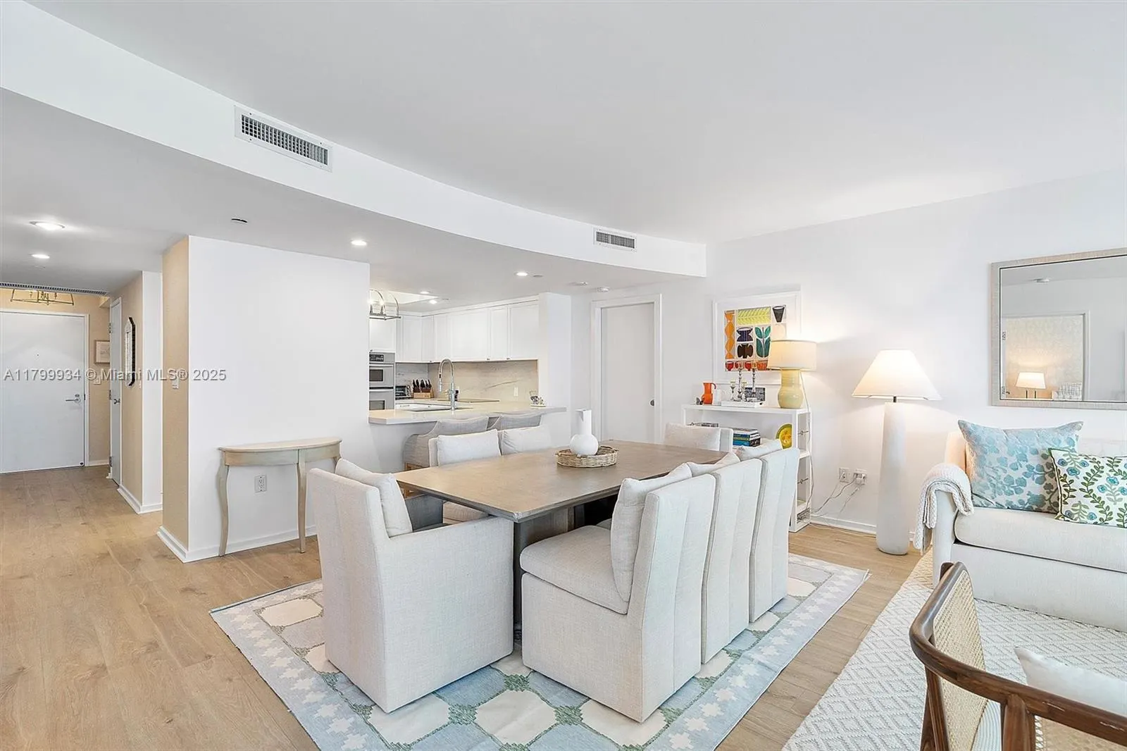 9401 Collins Ave, #505