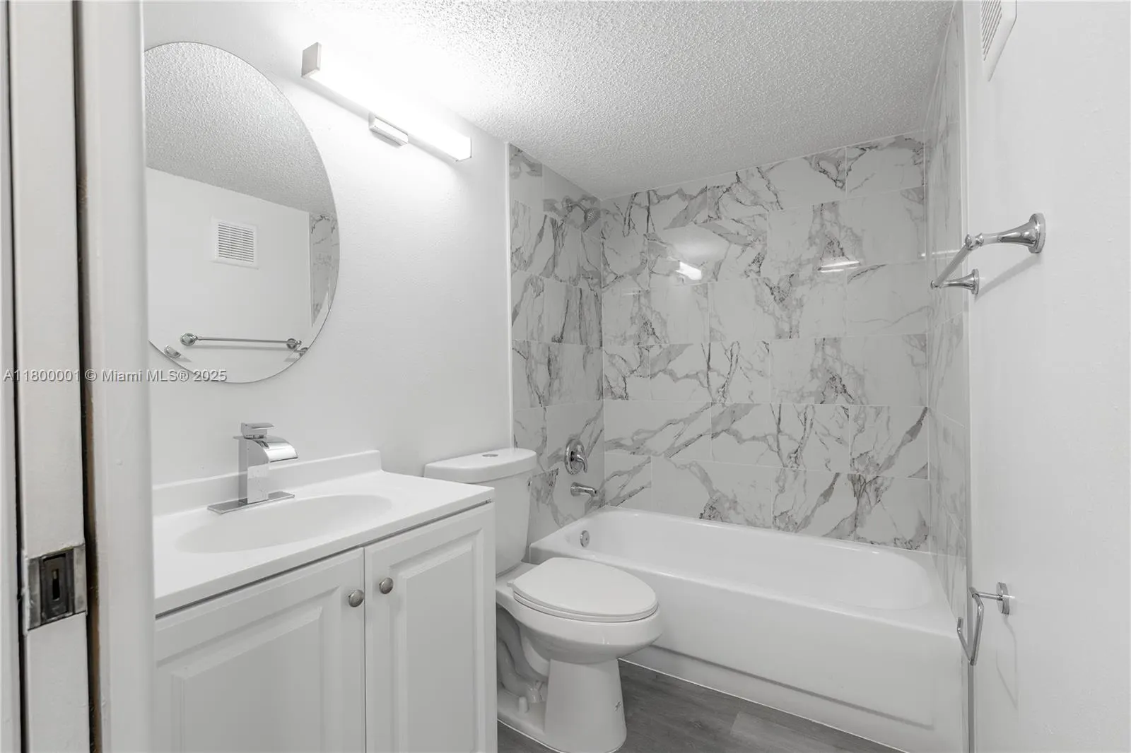 2094 Arbour Walk, #318