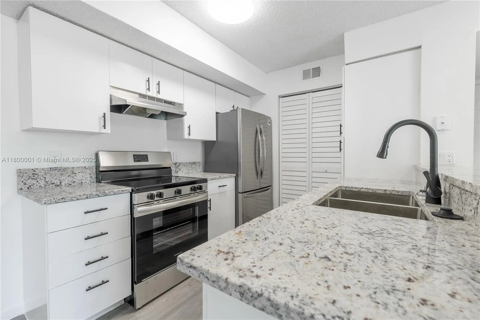 2094 Arbour Walk, #318