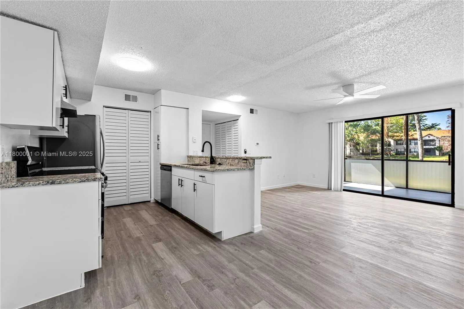 2094 Arbour Walk, #318