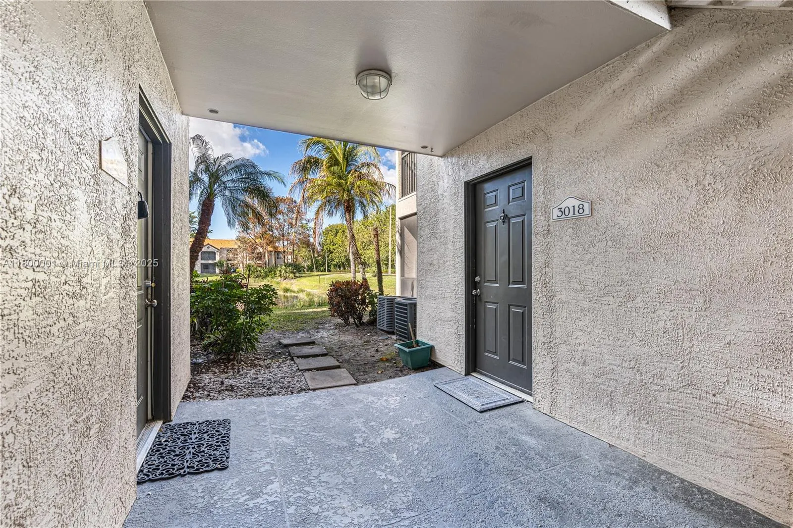 2094 Arbour Walk, #318