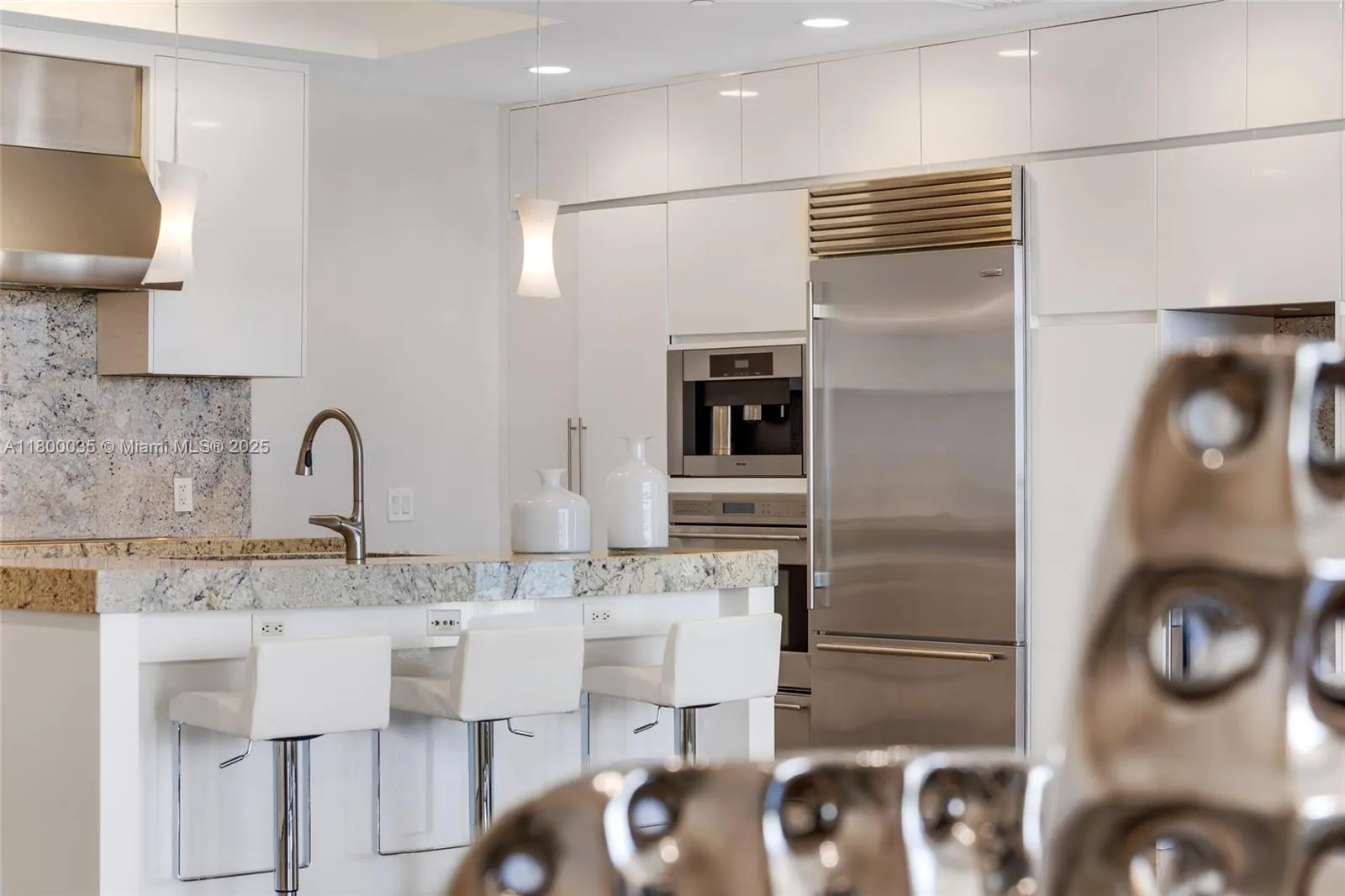 9705 Collins Ave, #1805N