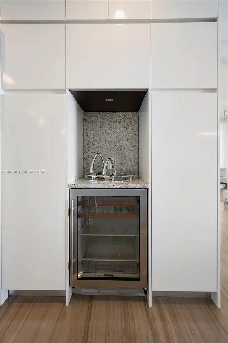 9705 Collins Ave, #1805N