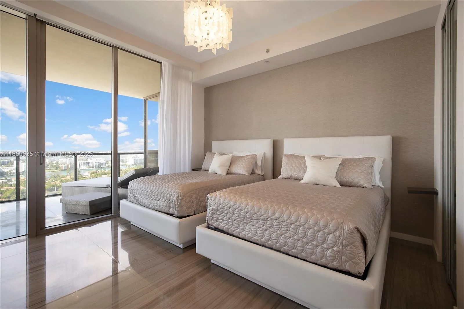 9705 Collins Ave, #1805N
