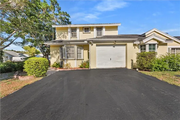 1060 SW 111th Way