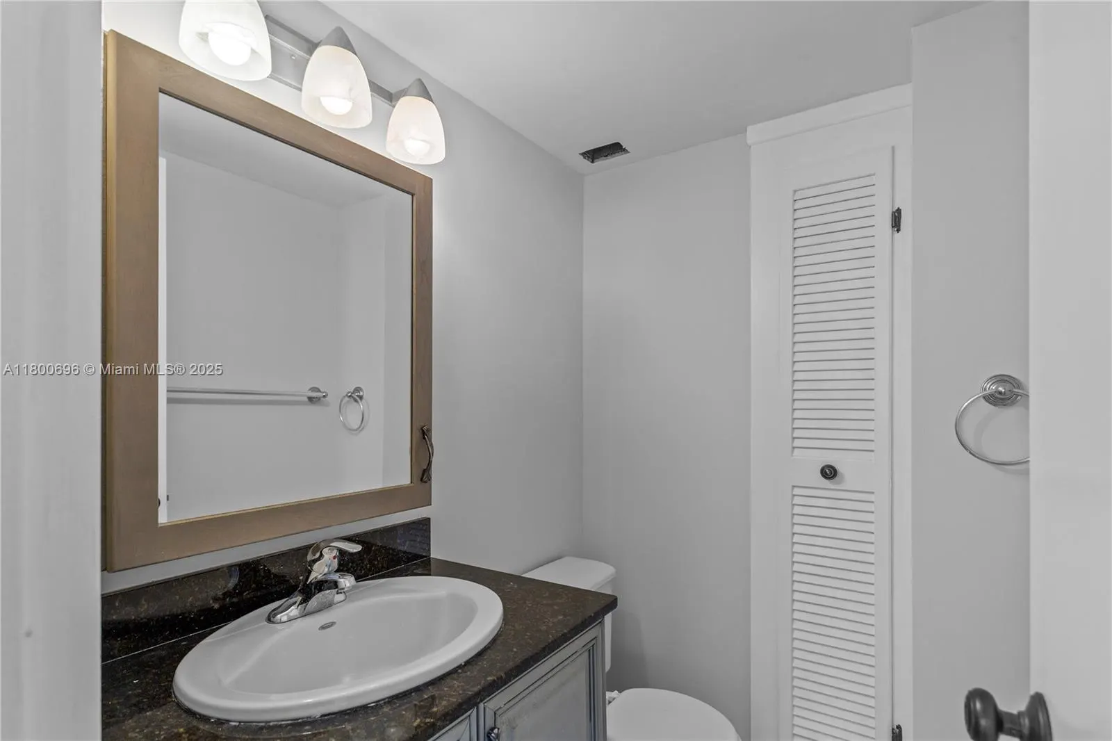 9511 Collins Ave, #806