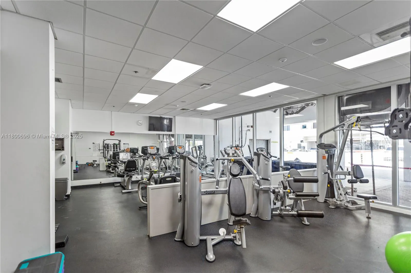 9511 Collins Ave, #806