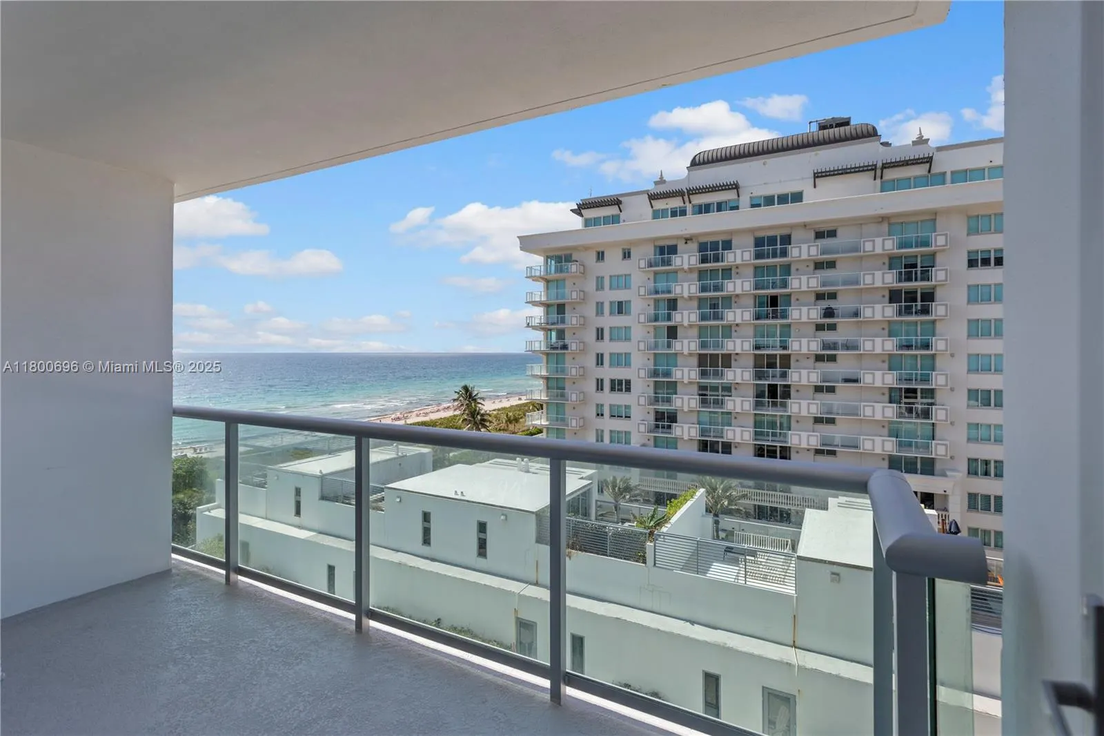 9511 Collins Ave, #806