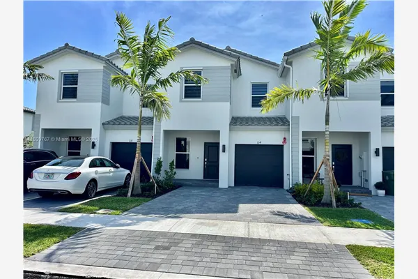 114 SW 184th Pl