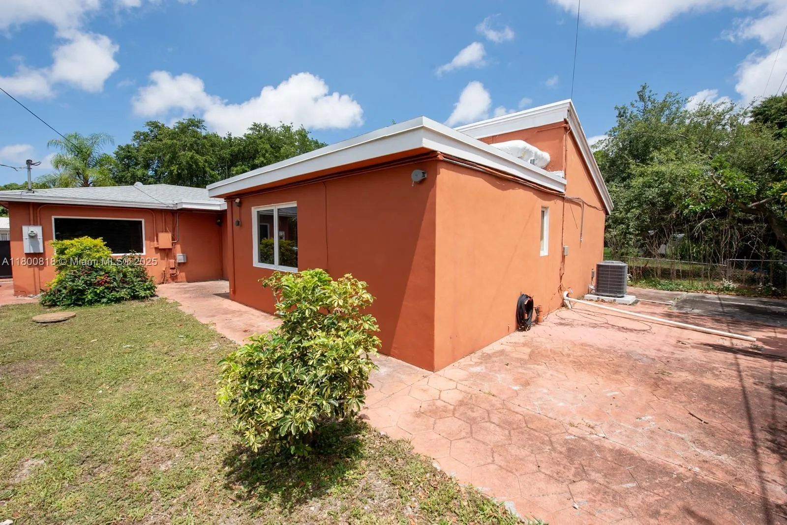 16910 NE 8th Ct
