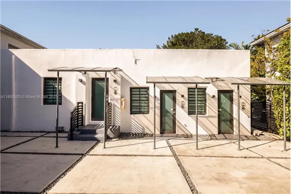 7910 Byron Ave
