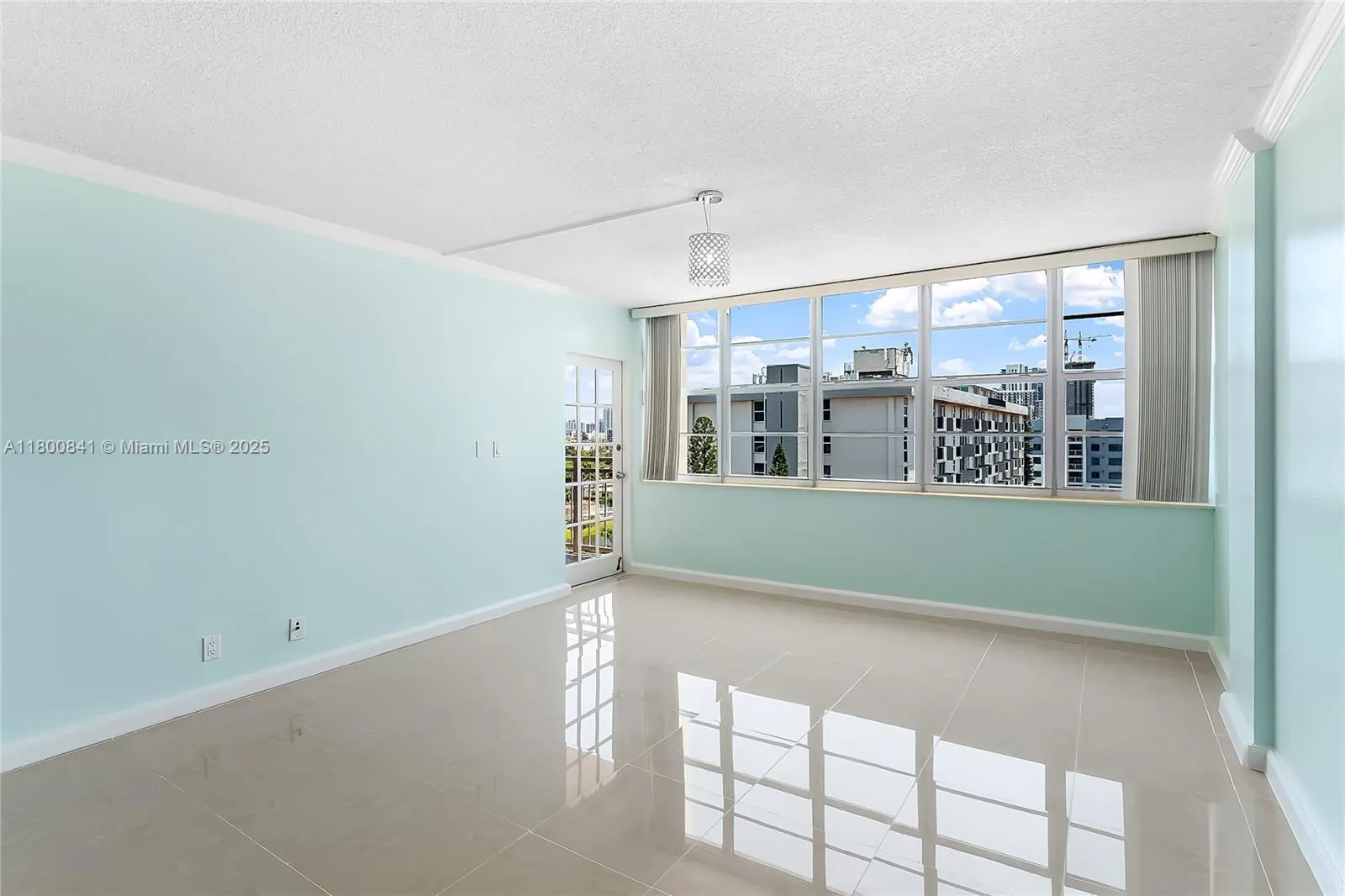 2025 NE 164th St, #907