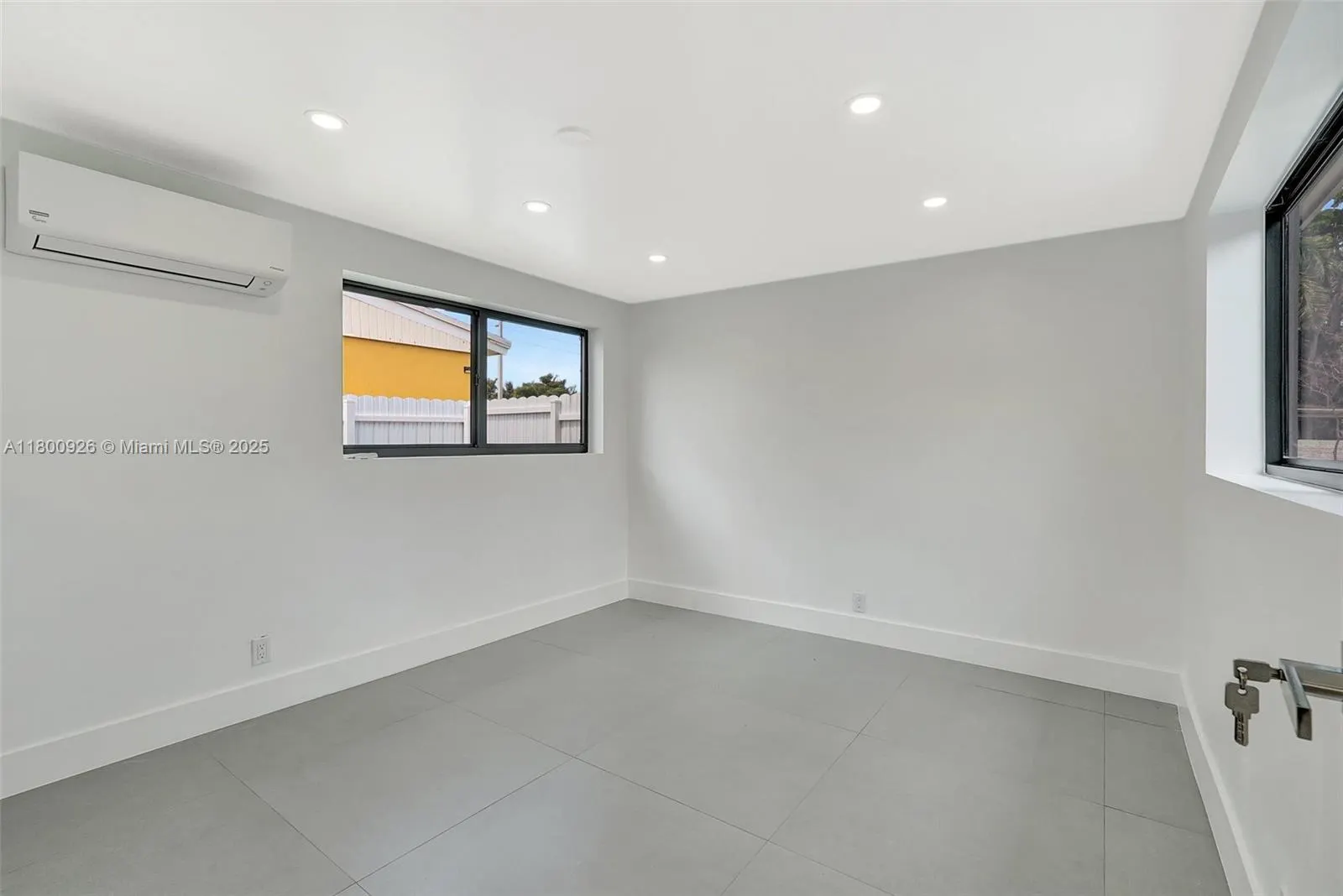 129 NE 2nd Ave