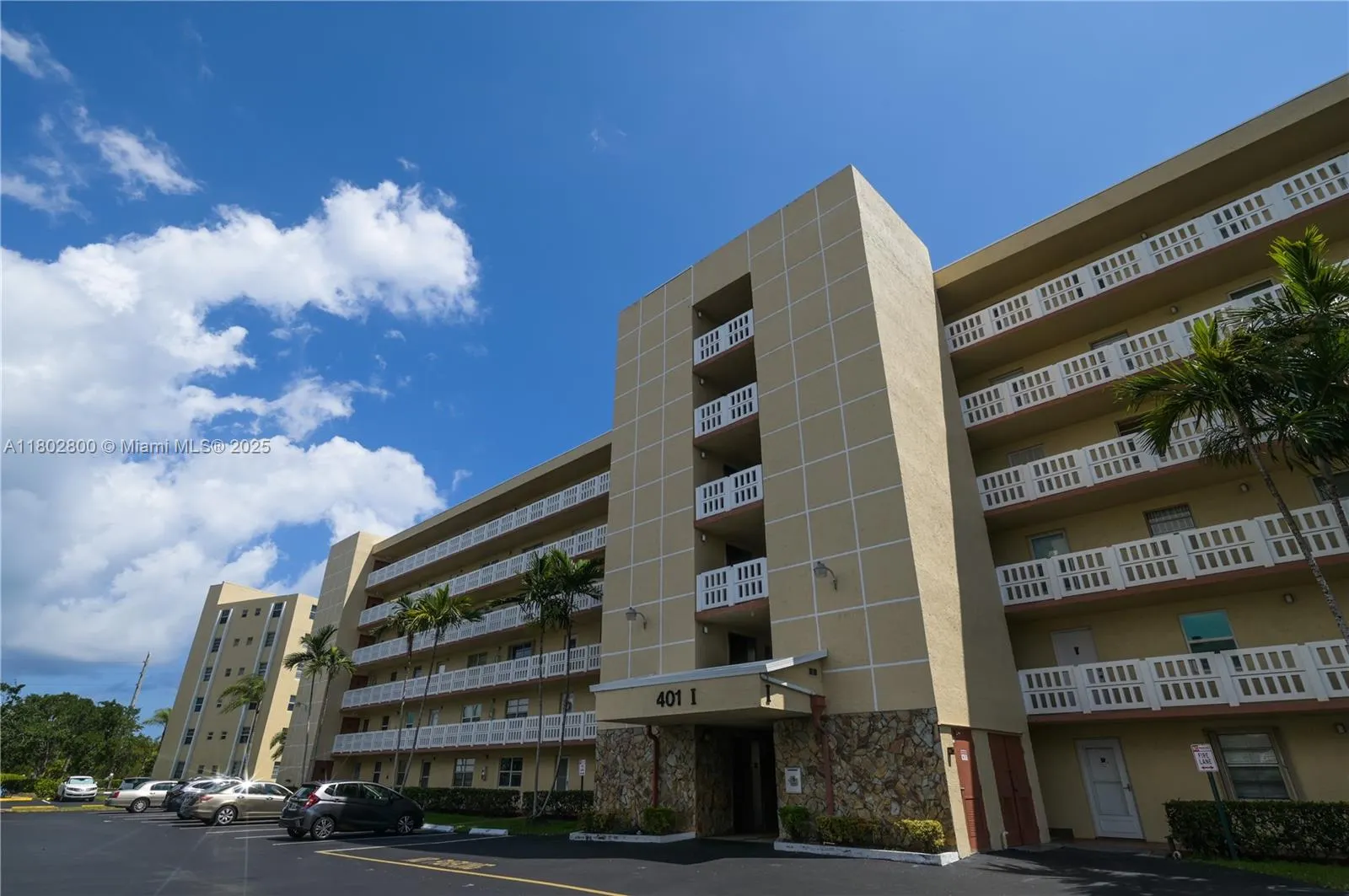 401 SE 3rd St, #403
