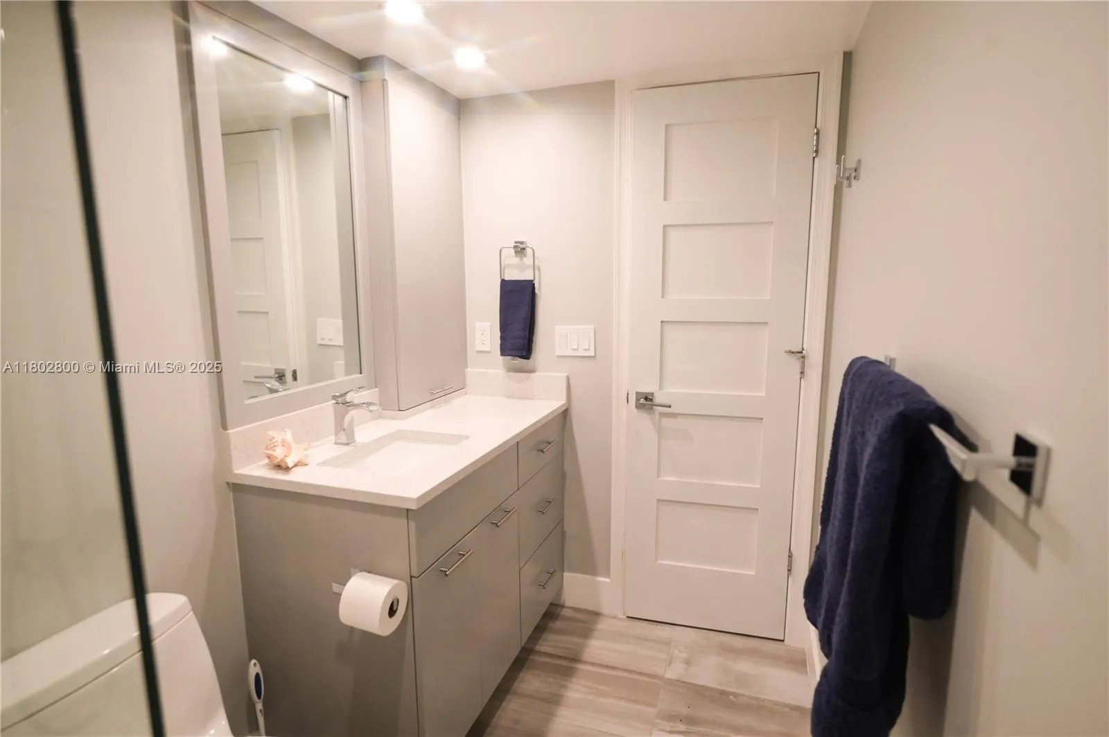 401 SE 3rd St, #403