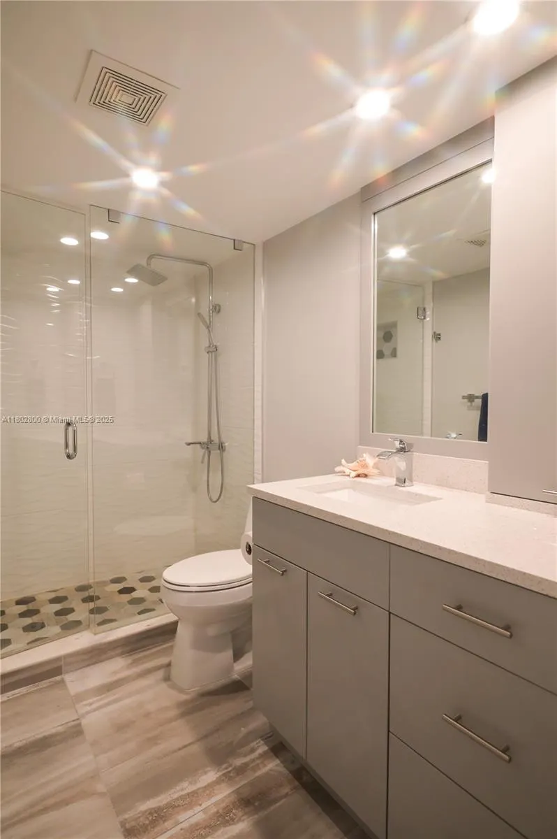 401 SE 3rd St, #403