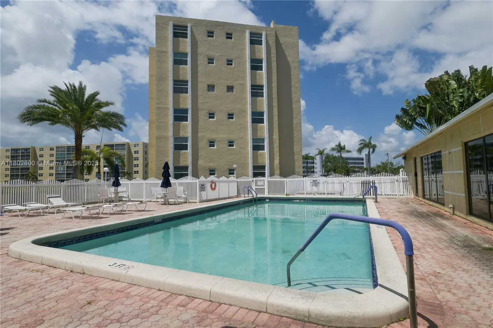 401 SE 3rd St, #403