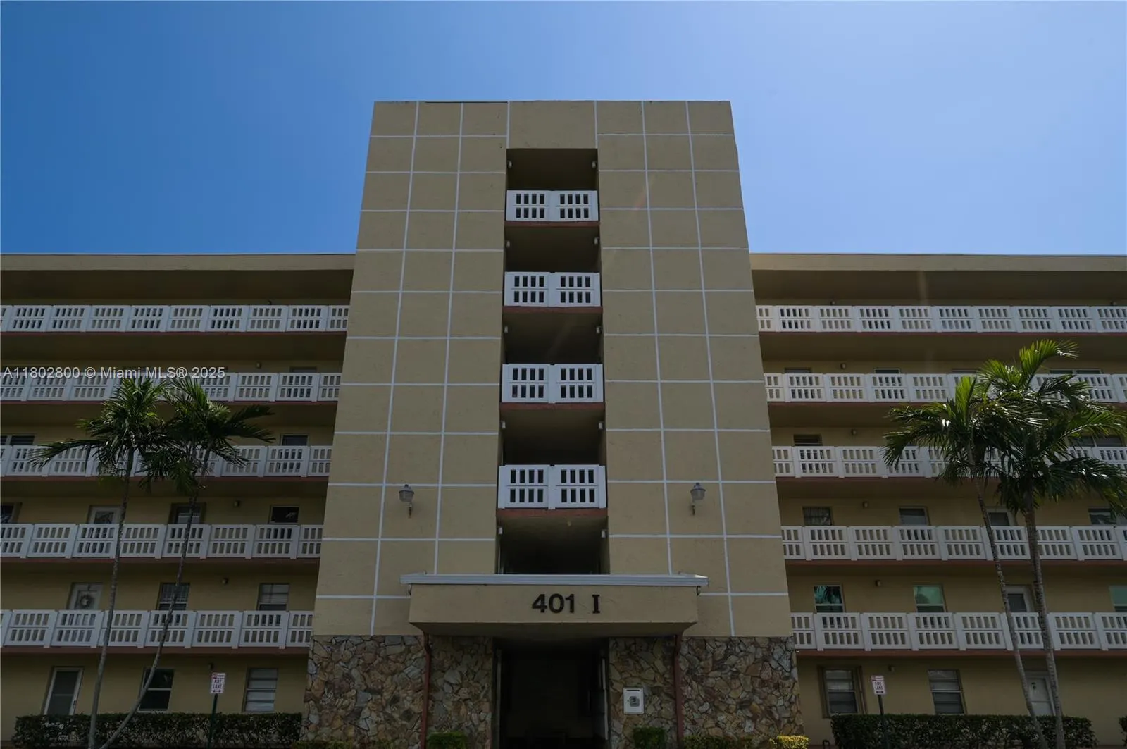 401 SE 3rd St, #403