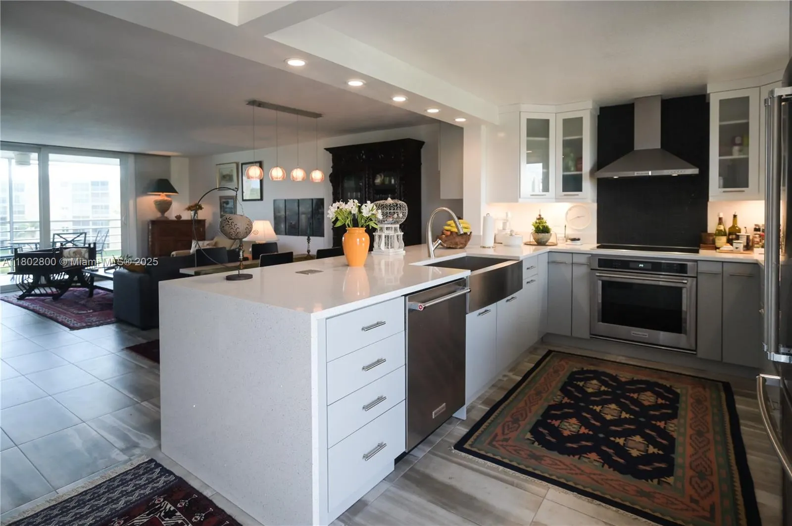 401 SE 3rd St, #403
